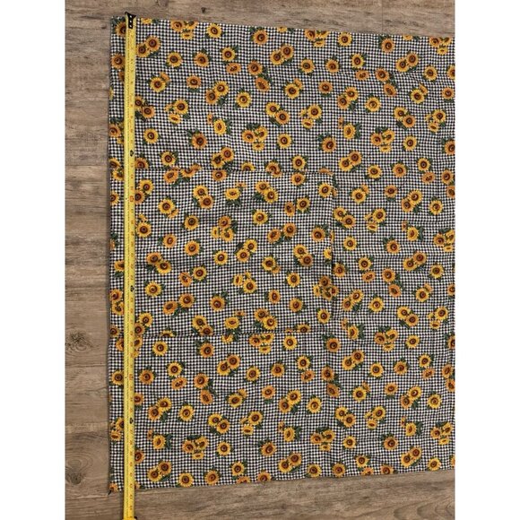 Sunflower Quilt Blanket Handmade Reversible With Pocket Patchwork 85.5”x 42" - Picture 9 of 10
